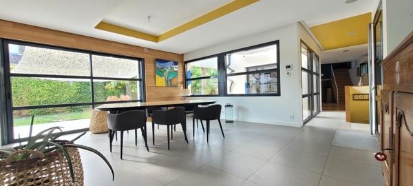 Maison d'architecte au calme à Bréviandes : un bien d'exception pour un confort absolu