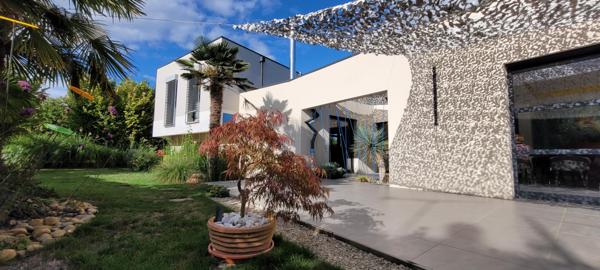 Maison d'architecte au calme à Bréviandes : un bien d'exception pour un confort absolu