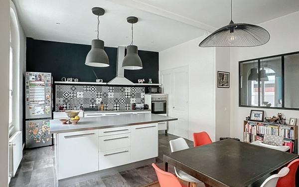 Appartement à vendre    3 pièces • 114 m2 Saint-Étienne