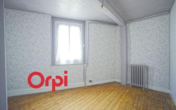 Immeuble à vendre    4 pièces •  Bernay