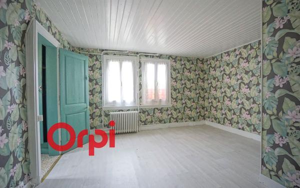 Immeuble à vendre    4 pièces •  Bernay