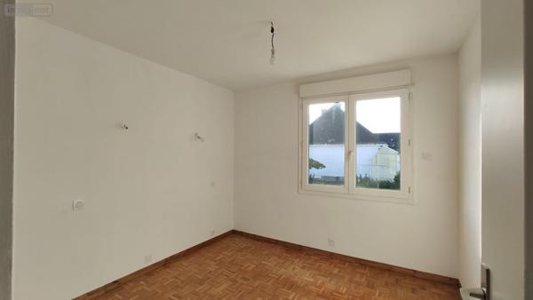 Maison individuelle à vendre à Baud dans le Morbihan (56150), ref : 065/1866   
Centre ville