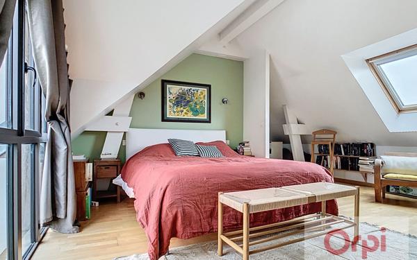 Maison à vendre    6 pièces • 176,35 m2 Issy-les-Moulineaux