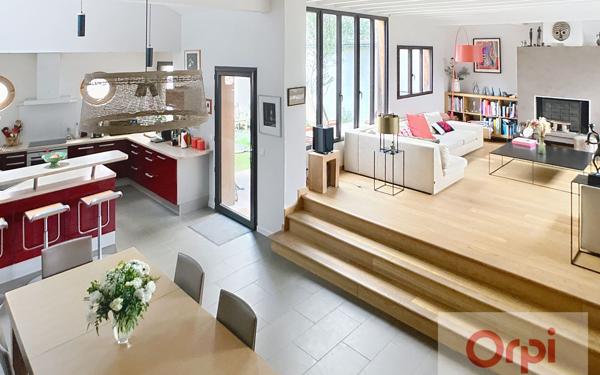 Maison à vendre    6 pièces • 176,35 m2 Issy-les-Moulineaux