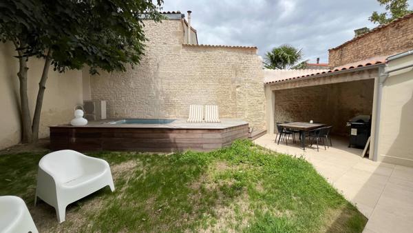 Maison de ville avec jardin et garage