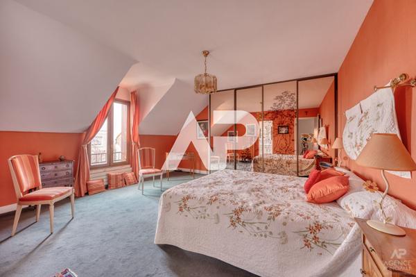 Maison Rueil Malmaison 7 pièce(s) 171m2 €1 290 000 ** - Référence 19641