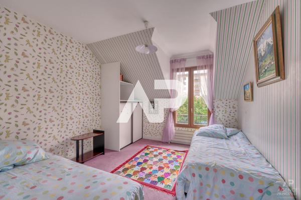 Maison Rueil Malmaison 7 pièce(s) 171m2 €1 290 000 ** - Référence 19641