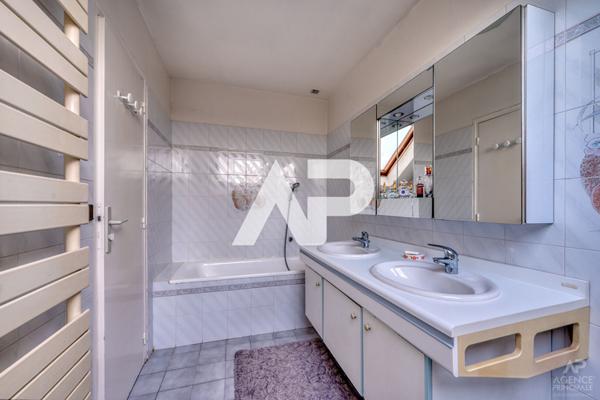 Maison Rueil Malmaison 7 pièce(s) 171m2 €1 290 000 ** - Référence 19641