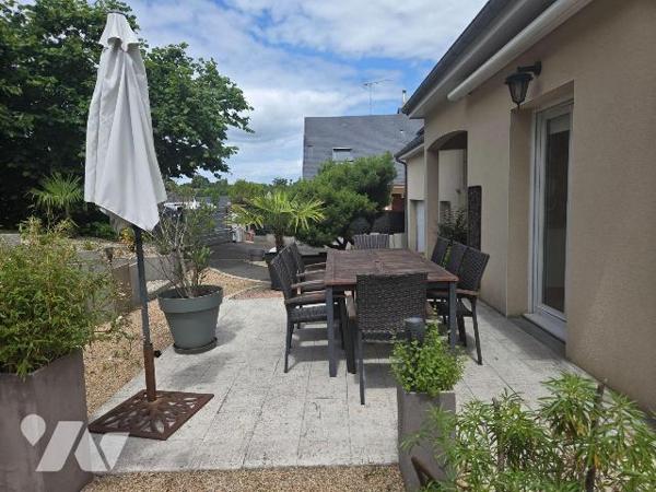 MAYENNE- Proche centre ville et grande surface, pavillon de trois chambres sur belle parcelle....