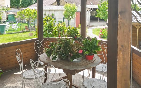 Immeuble à vendre    8 pièces •  Argenteuil