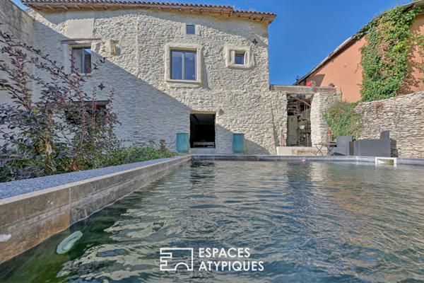 Esprit loft dans un ancien chai avec jardin et piscine à 20 min d’Uzès