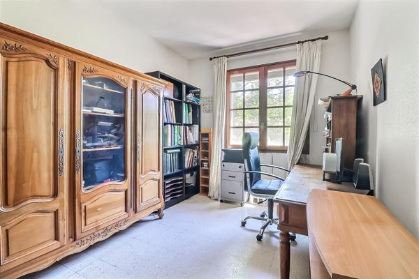 Maison
         7 pièces
        - 171 m² Exclusivité 335 000 € *