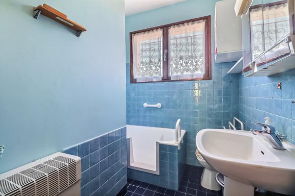 Maison
         7 pièces
        - 171 m² Exclusivité 335 000 € *