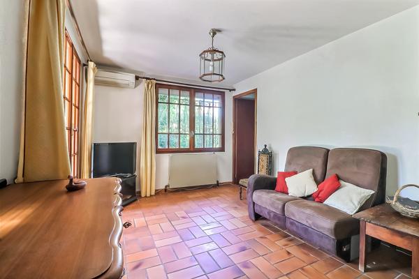 Maison
         7 pièces
        - 171 m² Exclusivité 335 000 € *