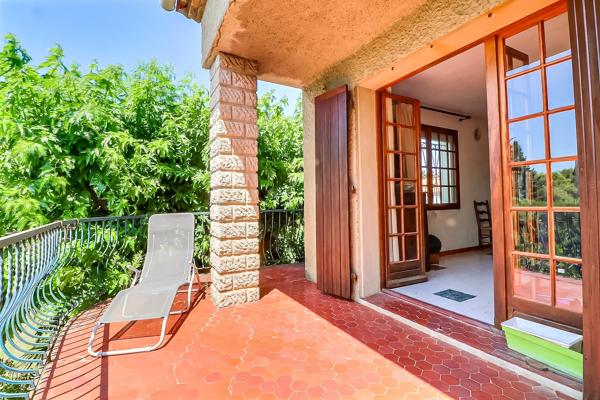 Maison
         7 pièces
        - 171 m² Exclusivité 335 000 € *