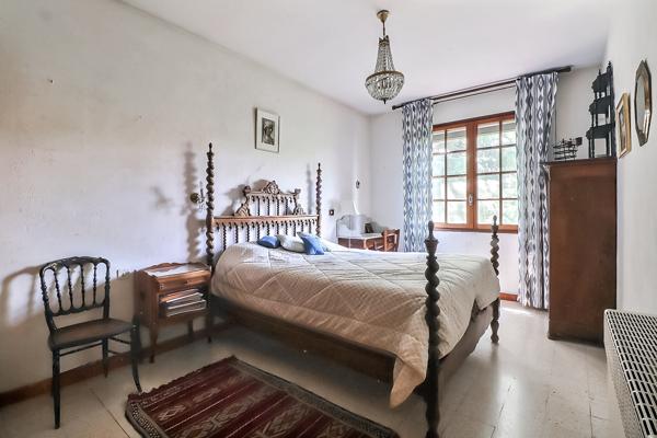 Maison
         7 pièces
        - 171 m² Exclusivité 335 000 € *