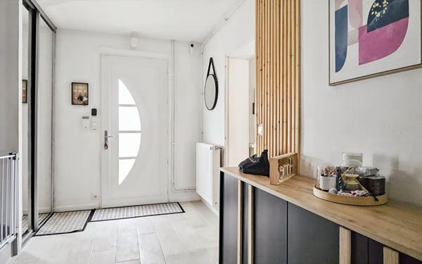 Maison à vendre    3 pièces • 75 m2 Pont-Sainte-Maxence