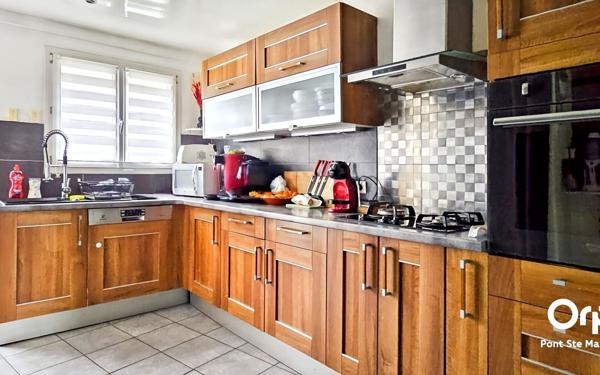 Maison à vendre    3 pièces • 75 m2 Pont-Sainte-Maxence