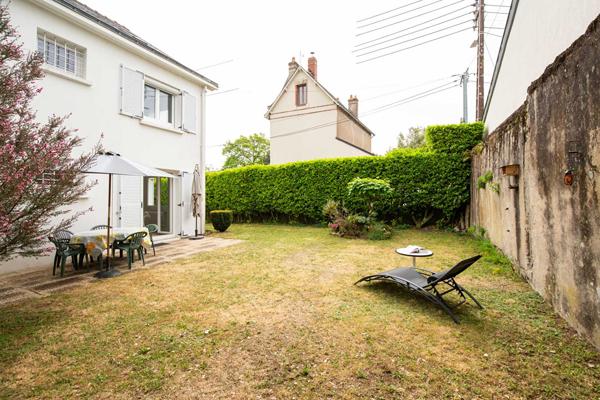 A VENDRE NANTES/ZOLA MAISON 5 CHAMBRES/GARAGE /JARDIN/ STUDIO