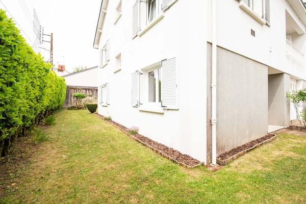 A VENDRE NANTES/ZOLA MAISON 5 CHAMBRES/GARAGE /JARDIN/ STUDIO