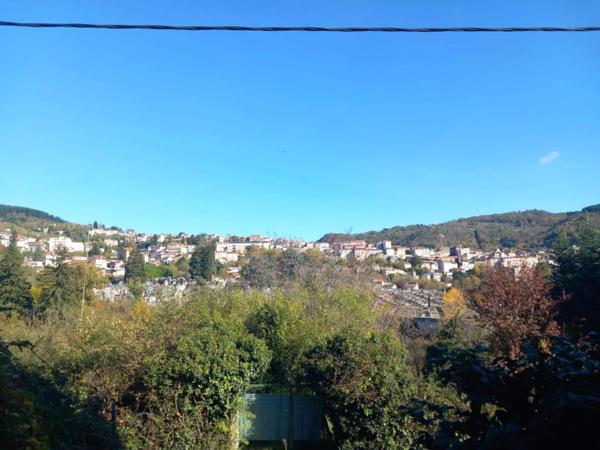 Maison à vendre 5 pièces THIERS (63) dont trois chambres de plain pied