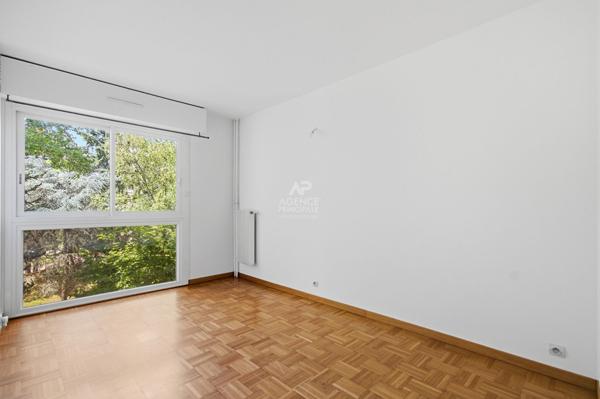 Appartement Saint Germain En Laye 4 pièce(s) 335 400 € **  - Référence  18345