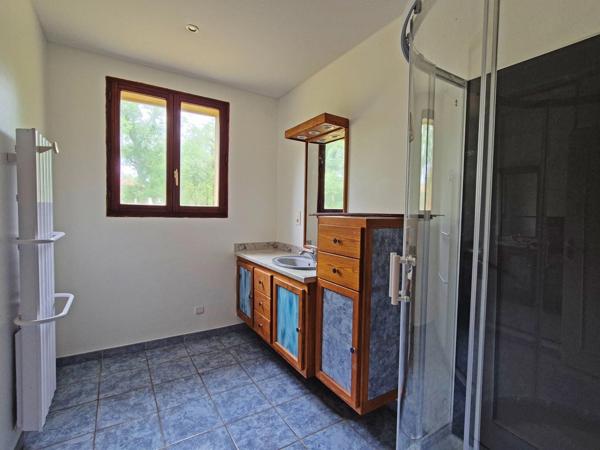 A vendre CRAYSSAC (46) Maison familiale 8 pièces de 200m² habitables - 5 chambres - 2 Vérandas - Terrain de 8000 m²