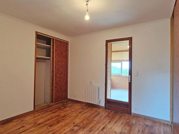 A vendre CRAYSSAC (46) Maison familiale 8 pièces de 200m² habitables - 5 chambres - 2 Vérandas - Terrain de 8000 m²