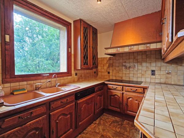A vendre CRAYSSAC (46) Maison familiale 8 pièces de 200m² habitables - 5 chambres - 2 Vérandas - Terrain de 8000 m²