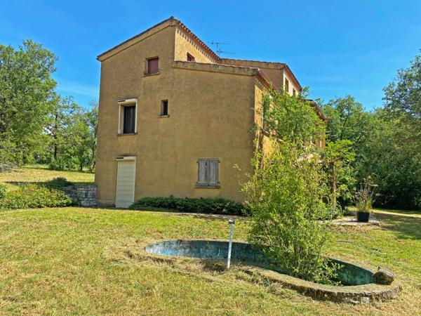 A vendre CRAYSSAC (46) Maison familiale 8 pièces de 200m² habitables - 5 chambres - 2 Vérandas - Terrain de 8000 m²