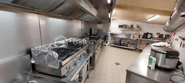 Immeuble commercial de 176 m²