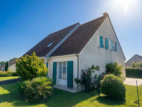 Maison familiale 4 chambres , garage et terrain clos à La Bazoge, proche Le Mans