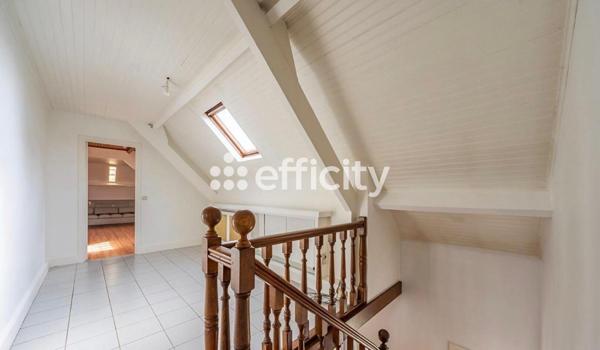 Maison
         6 pièces
        - 367 m² 593 500 € *