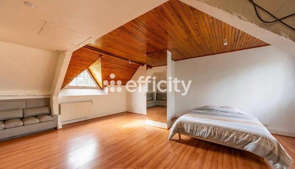 Maison
         6 pièces
        - 367 m² 593 500 € *