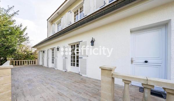 Maison
         6 pièces
        - 367 m² 593 500 € *