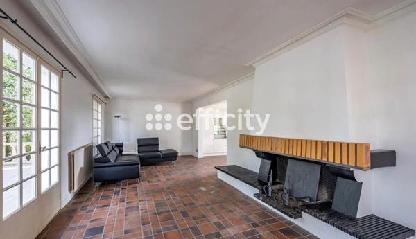 Maison
         6 pièces
        - 367 m² 593 500 € *