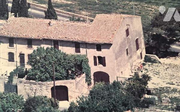 Batisse avec terrain constructible