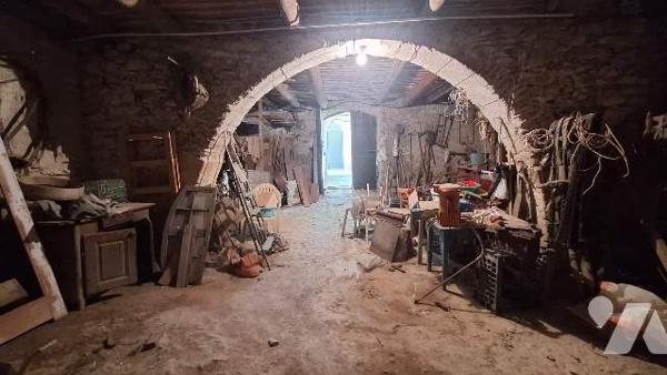 Batisse avec terrain constructible