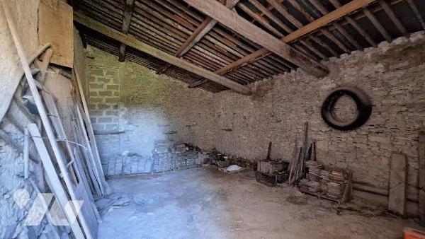 Batisse avec terrain constructible