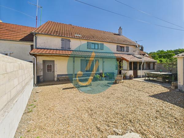 Suilly-la-Tour (58150) Maison 138m2 avec 4 chambres et dépendances au calme sur terrain clos.