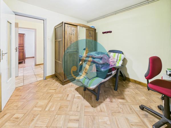 Suilly-la-Tour (58150) Maison 138m2 avec 4 chambres et dépendances au calme sur terrain clos.