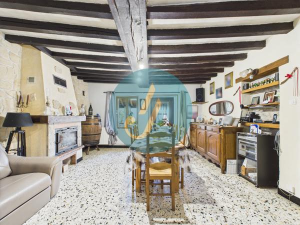 Suilly-la-Tour (58150) Maison 138m2 avec 4 chambres et dépendances au calme sur terrain clos.