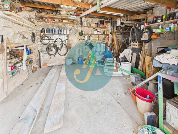 Suilly-la-Tour (58150) Maison 138m2 avec 4 chambres et dépendances au calme sur terrain clos.