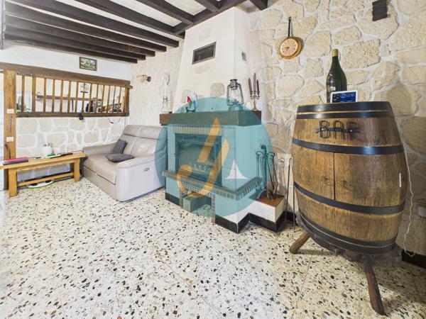 Suilly-la-Tour (58150) Maison 138m2 avec 4 chambres et dépendances au calme sur terrain clos.