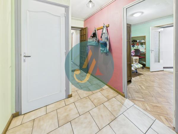 Suilly-la-Tour (58150) Maison 138m2 avec 4 chambres et dépendances au calme sur terrain clos.