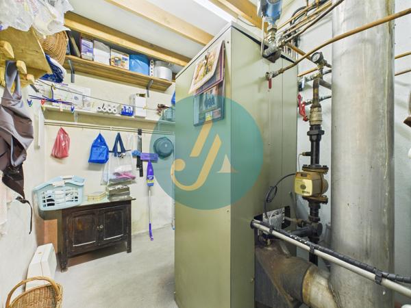 Suilly-la-Tour (58150) Maison 138m2 avec 4 chambres et dépendances au calme sur terrain clos.