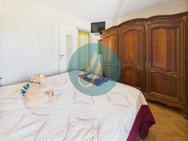 Suilly-la-Tour (58150) Maison 138m2 avec 4 chambres et dépendances au calme sur terrain clos.