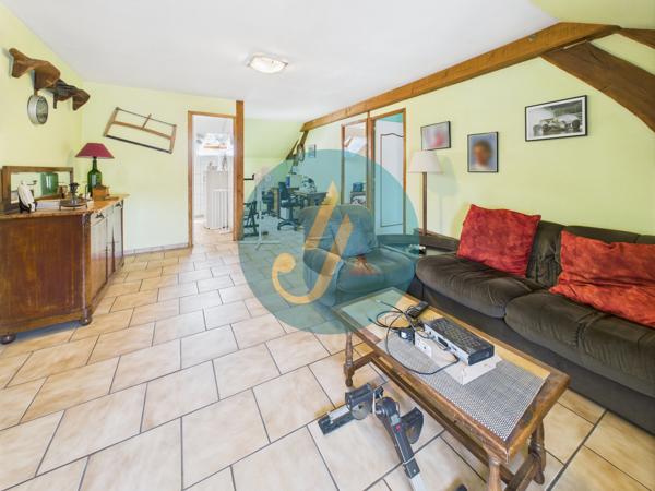 Suilly-la-Tour (58150) Maison 138m2 avec 4 chambres et dépendances au calme sur terrain clos.