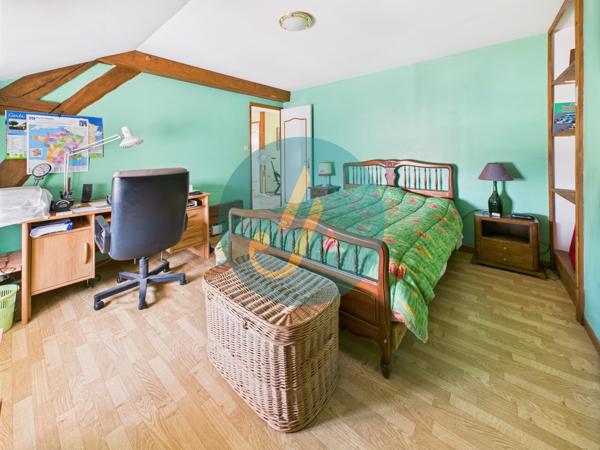 Suilly-la-Tour (58150) Maison 138m2 avec 4 chambres et dépendances au calme sur terrain clos.