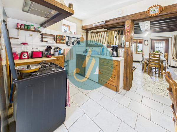 Suilly-la-Tour (58150) Maison 138m2 avec 4 chambres et dépendances au calme sur terrain clos.